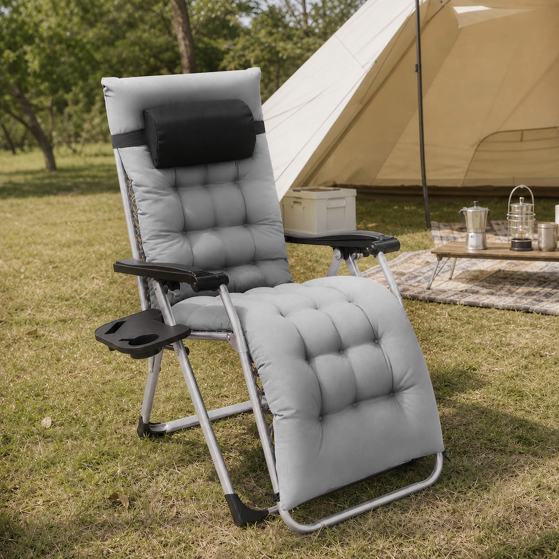 StockMAX Foldable Zero-Gravity Outdoor Lounge Chair for Beach/Patio