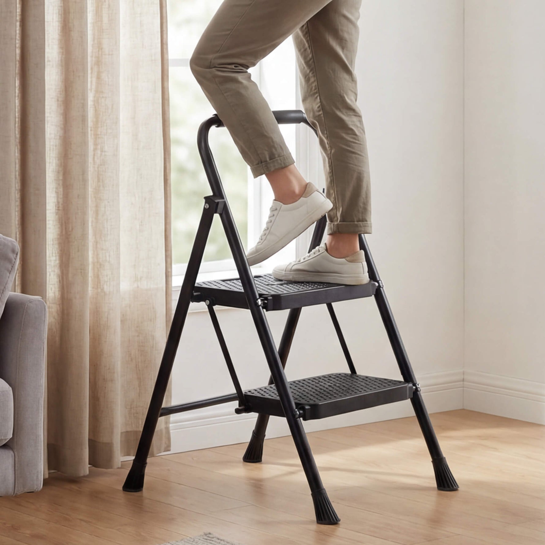 StockMAX Anti-Slip Ladder for Accessing and Storing Items